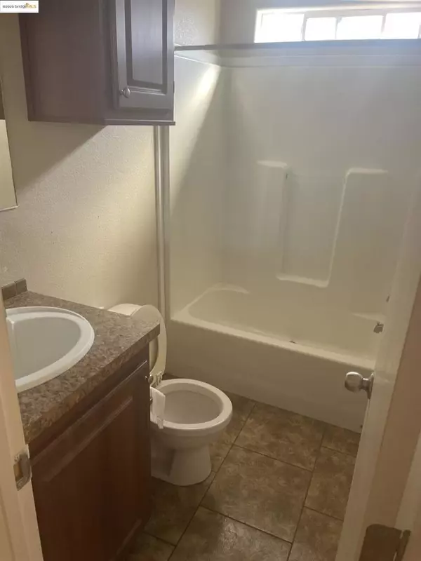 San Leandro, CA 94578,14831 Bancroft #Space 27