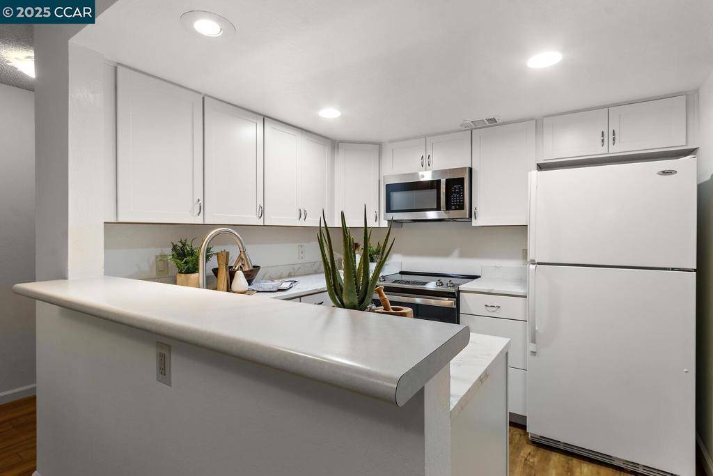 Walnut Creek, CA 94595,1501 Ptarmigan Dr #2A