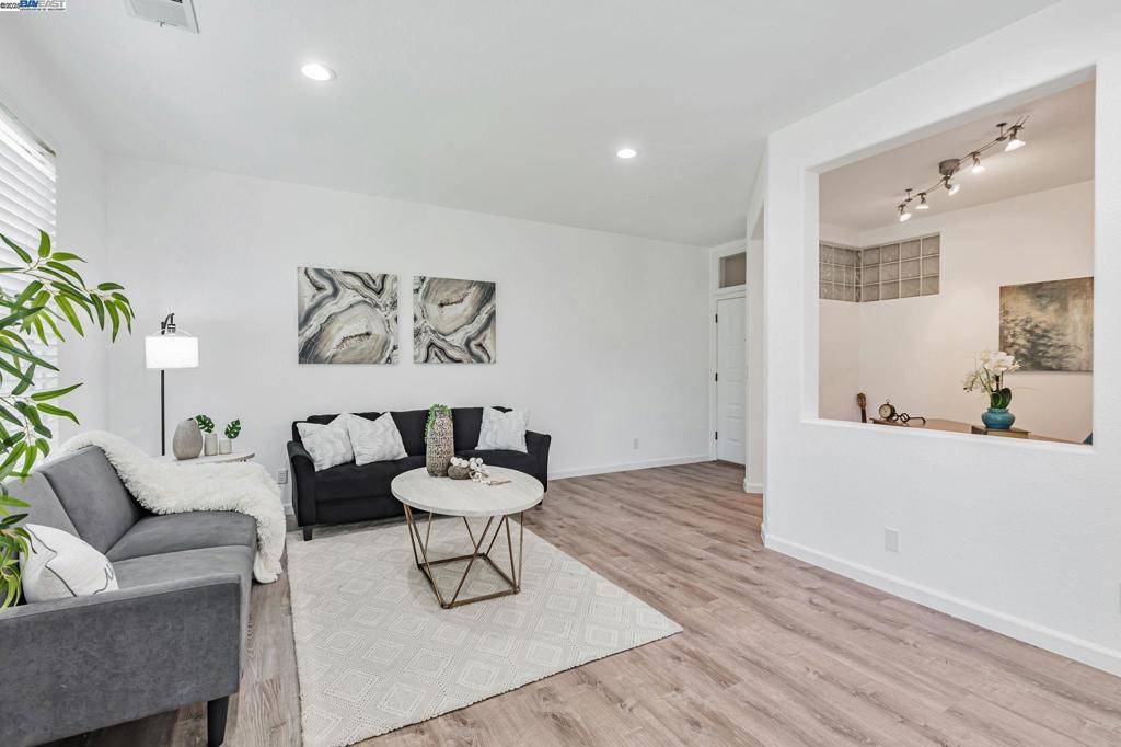 San Jose, CA 95134,455 Navaro Way #201