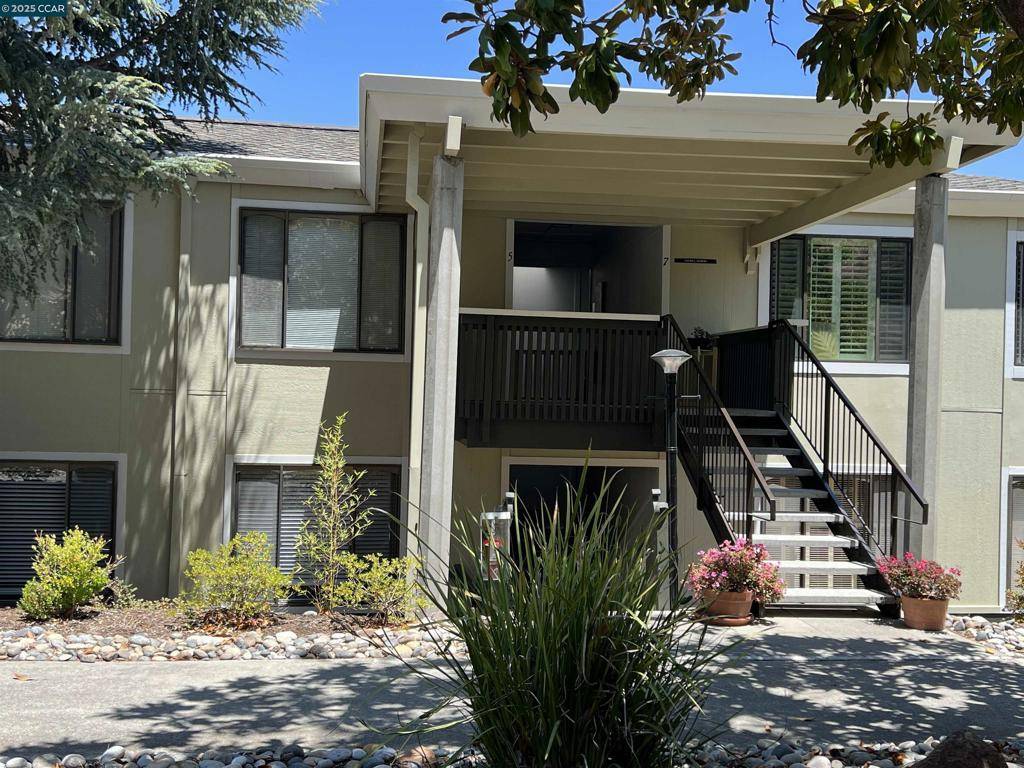 1443 Rockledge Ln, Walnut Creek, CA 94595