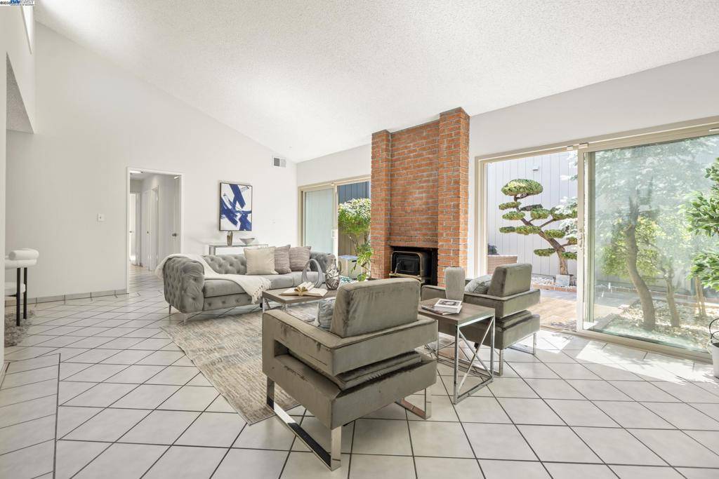 Alameda, CA 94502,3527 Magnolia Dr