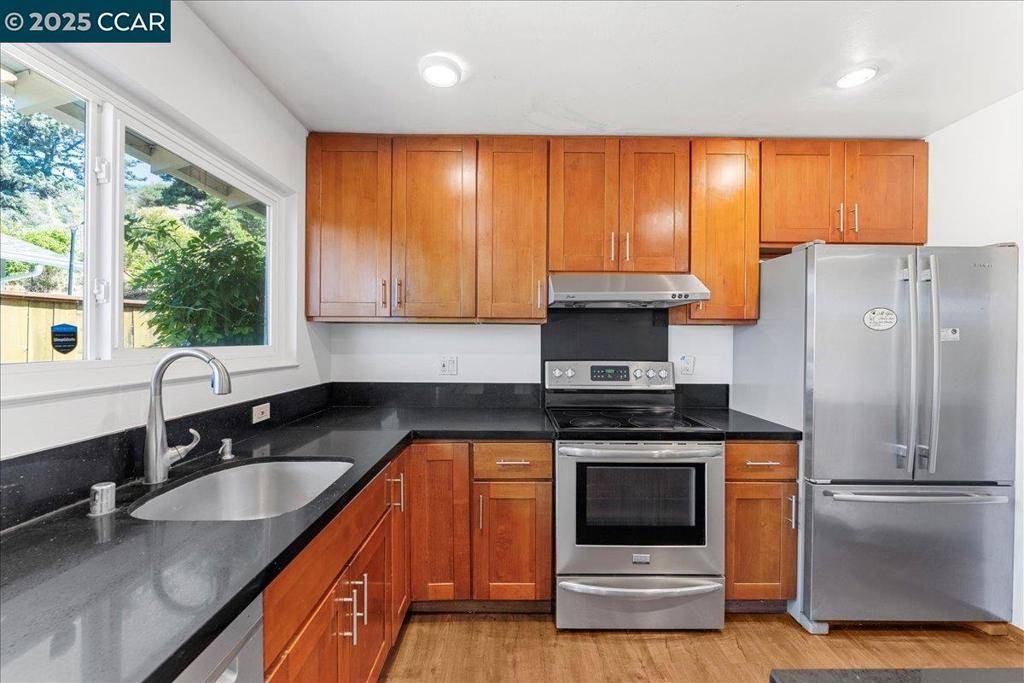 Pinole, CA 94564,1566 Mann Dr