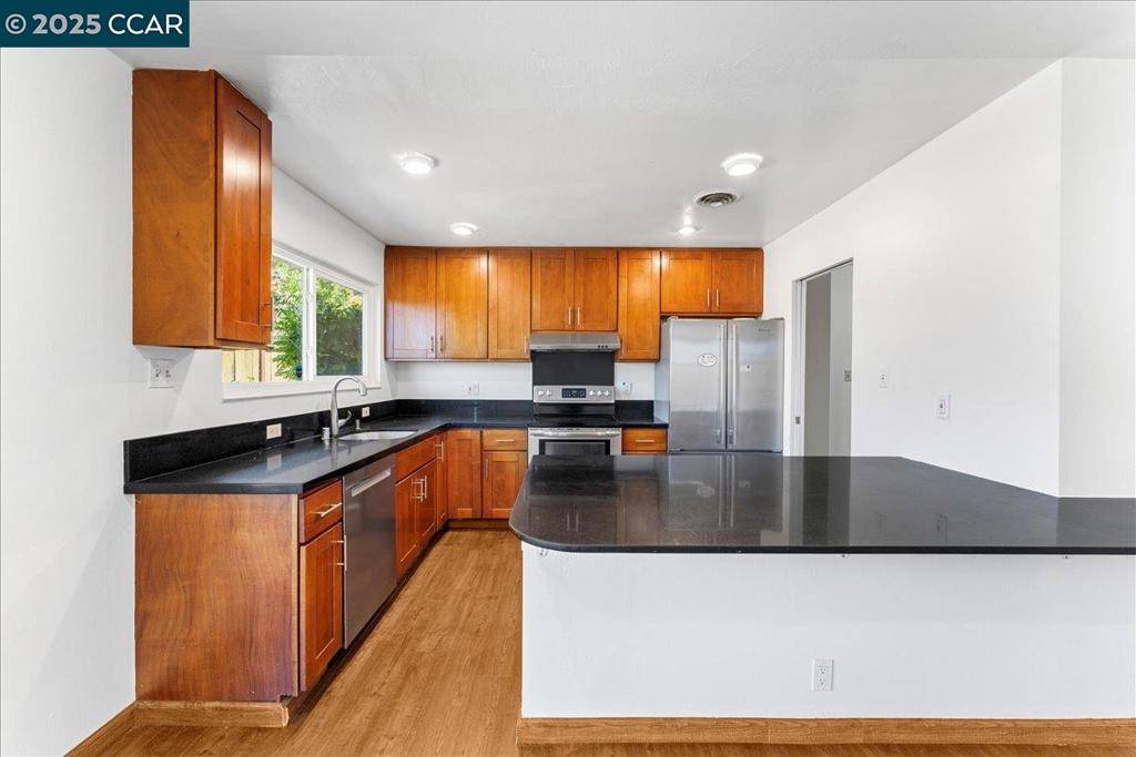 Pinole, CA 94564,1566 Mann Dr