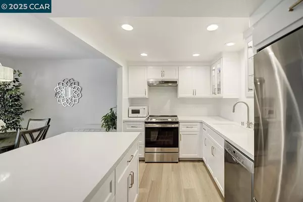 Walnut Creek, CA 94595,1508 Canyonwood Ct #4