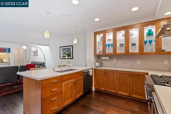 Moraga, CA 94556,5 Doral Dr