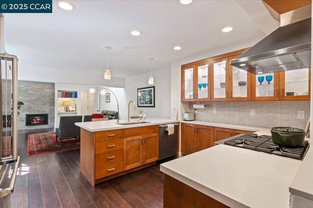 Moraga, CA 94556,5 Doral Dr