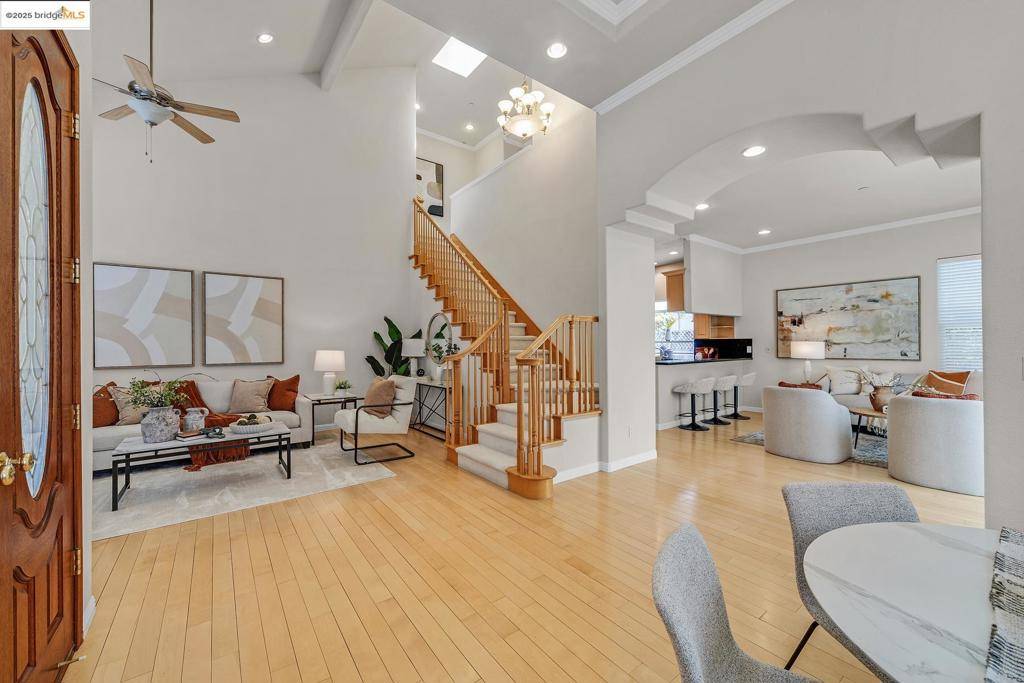 Menlo Park, CA 94025,35 Amherst Ct