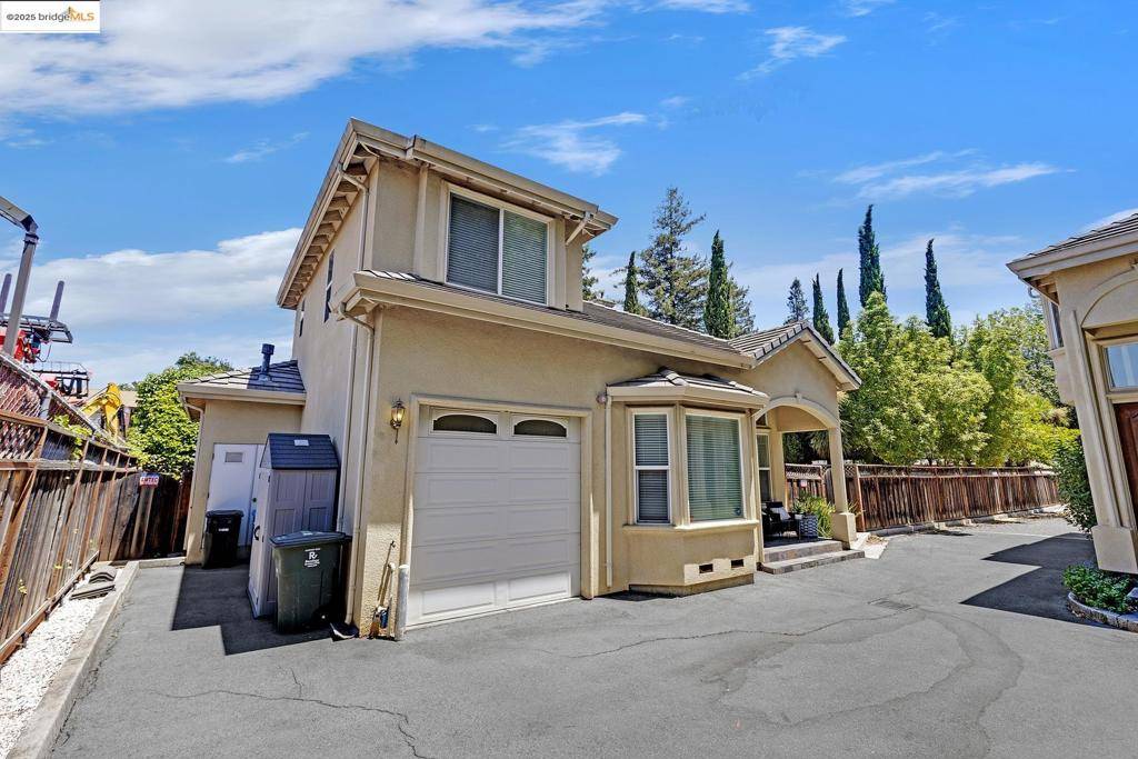 Menlo Park, CA 94025,35 Amherst Ct
