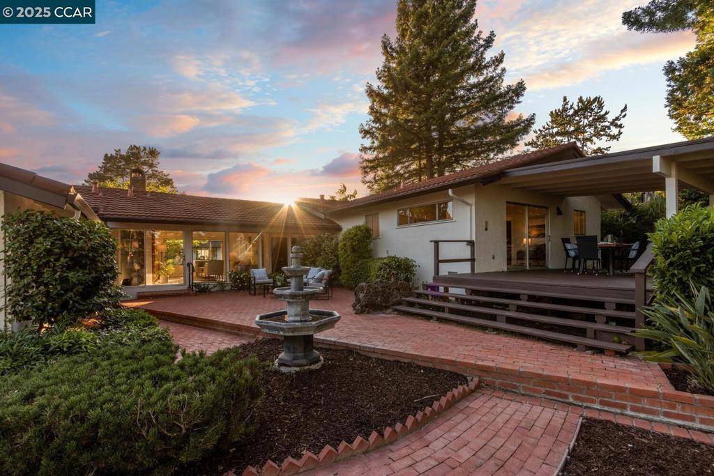Moraga, CA 94556-1323,140 Warfield Drive