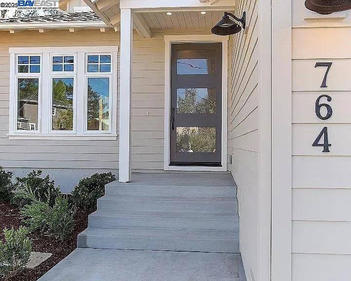 Redwood City, CA 94062,764 Hillcrest Drive