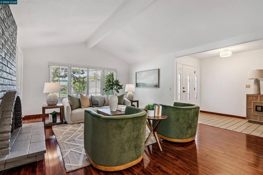 Walnut Creek, CA 94598,2094 Trestle Glen Rd