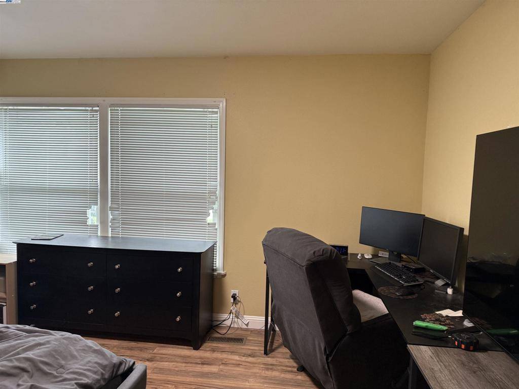 San Leandro, CA 94578,14955 Lark St