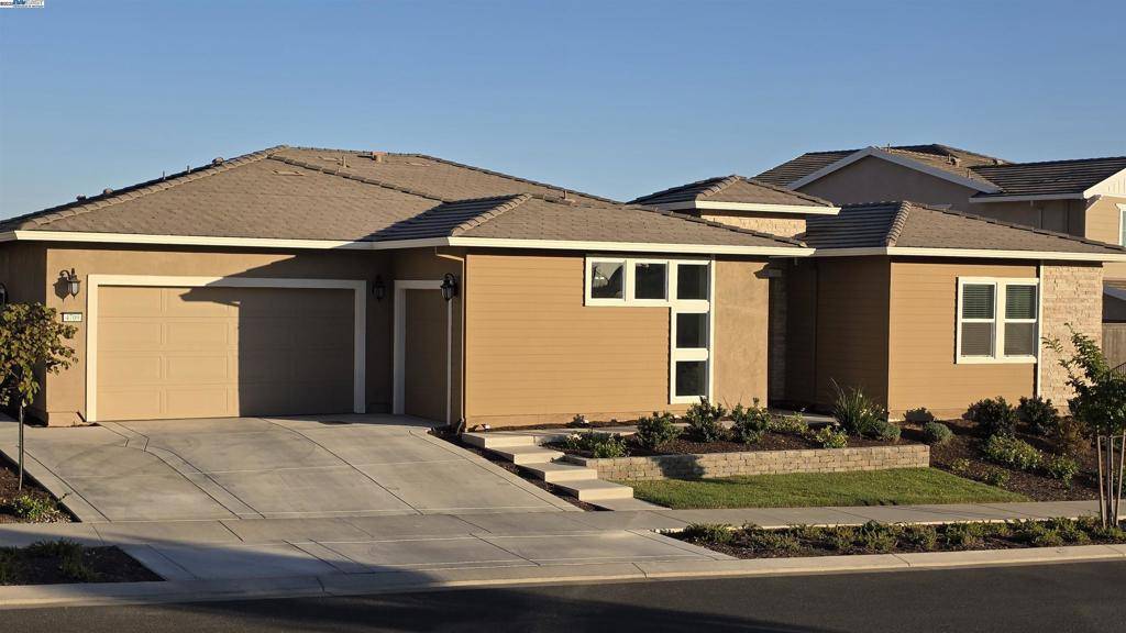 4709 Iron Bird Dr, Folsom, CA 95630