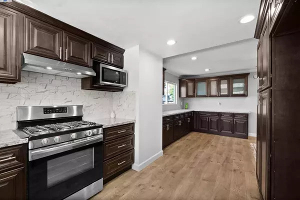 Newark, CA 94560,5095 Nottingham Ct