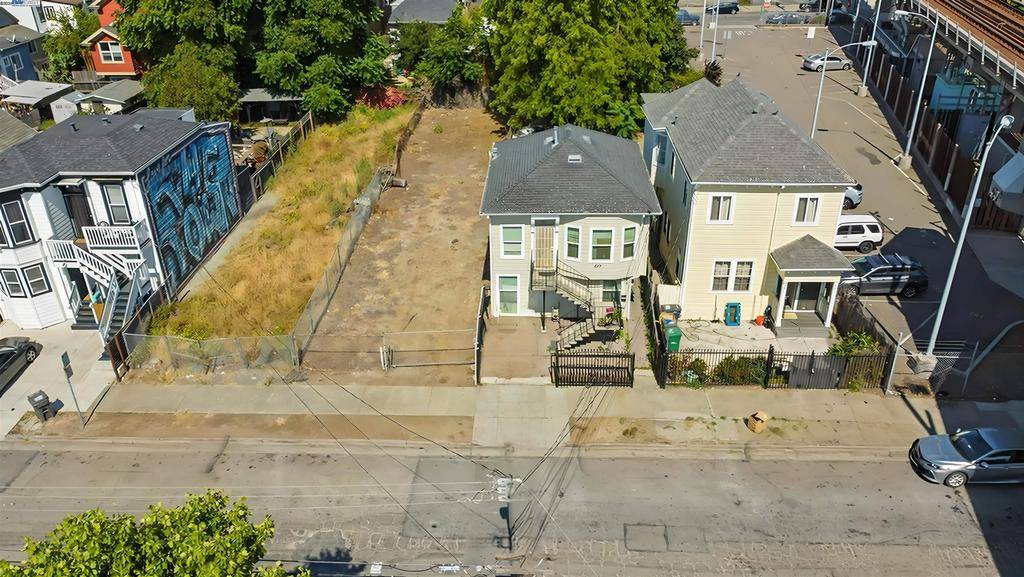 Oakland, CA 94607,537 Chester St