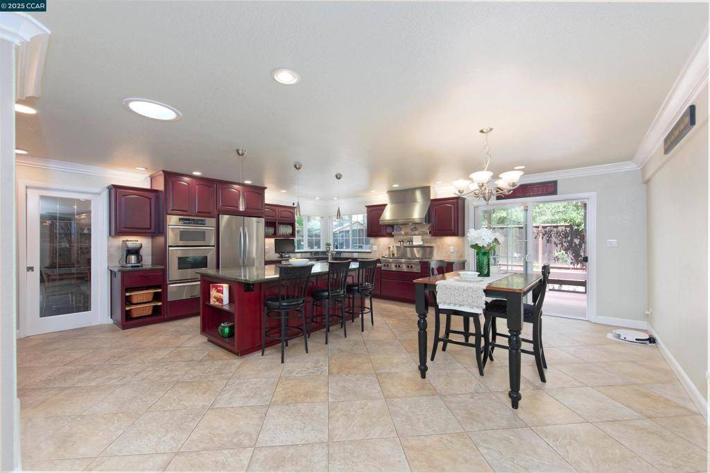 Concord, CA 94518,898 Luxury Dr