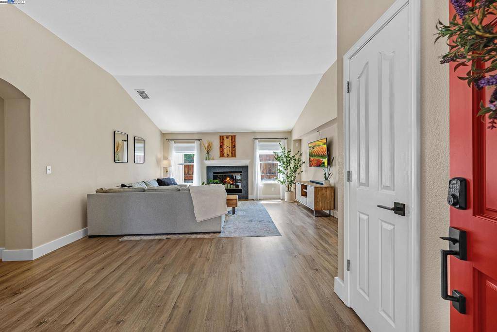 Tracy, CA 95377,1636 Green Springs Ct