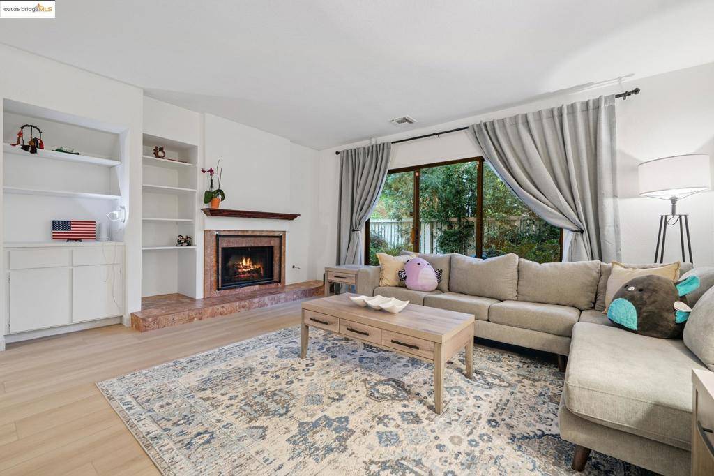 Richmond, CA 94806,3422 Sunleaf Way