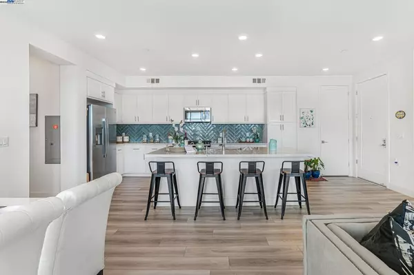 Fremont, CA 94538,3873 Quantum Dr #400