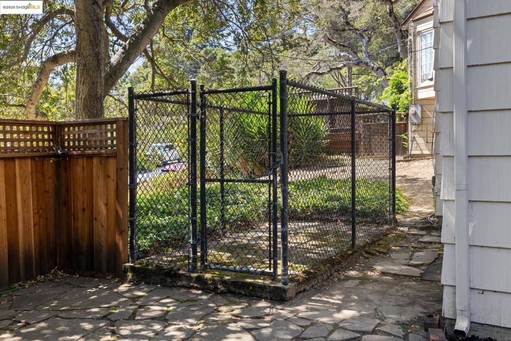 Oakland, CA 94611,5808 MORAGA AVENUE