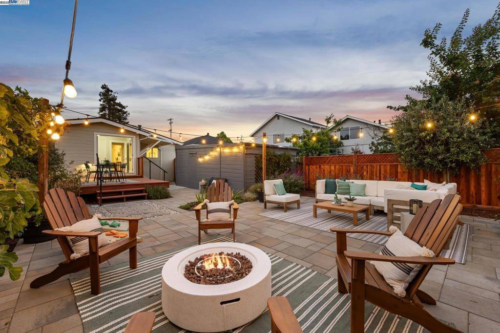 Berkeley, CA 94702,2138 Byron