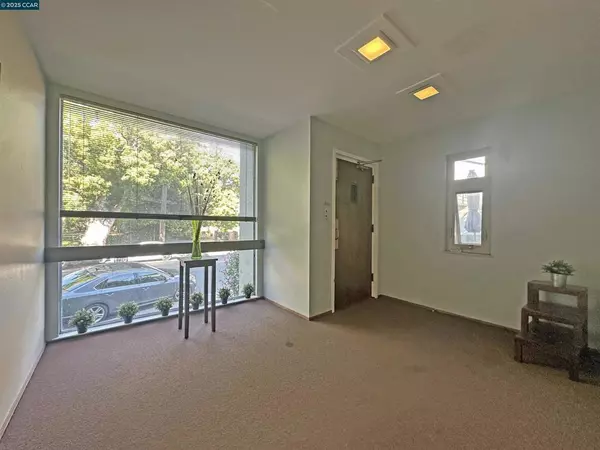 Oakland, CA 94611,401 Monte Vista Ave #103