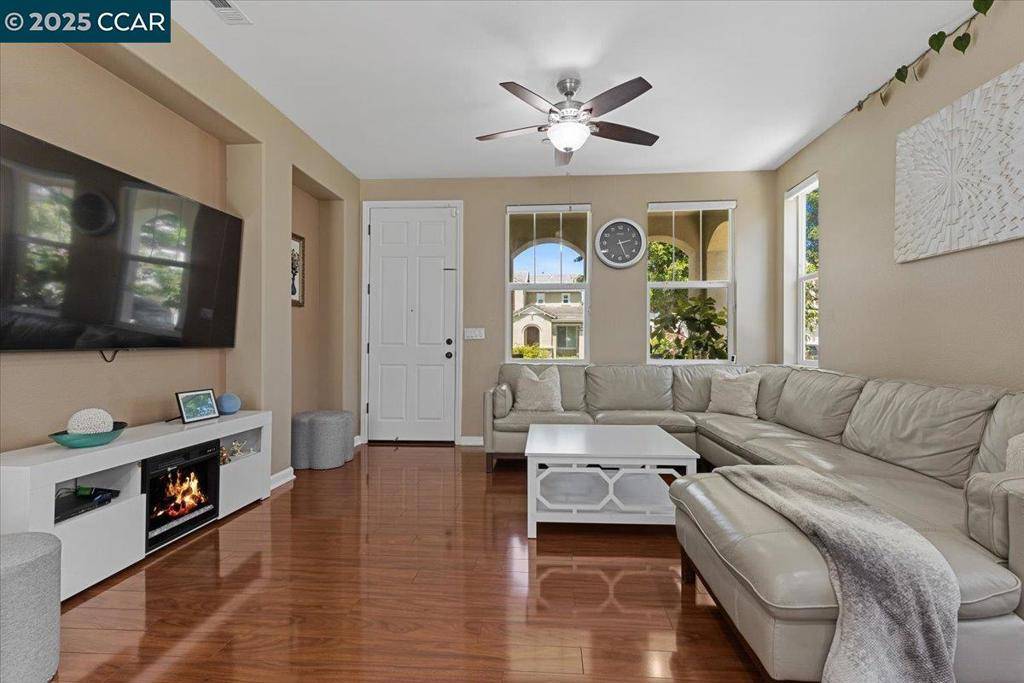Union City, CA 94587,34102 Zaner Way