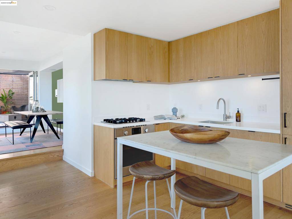 San Francisco, CA 94110,53 Elsie St