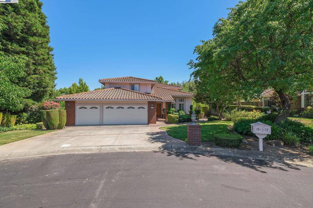 Pleasanton, CA 94588,15 Foothill Ln