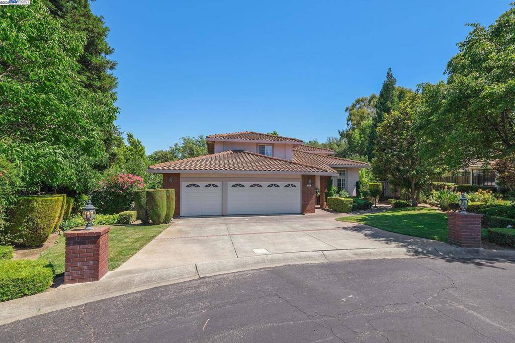 Pleasanton, CA 94588,15 Foothill Ln