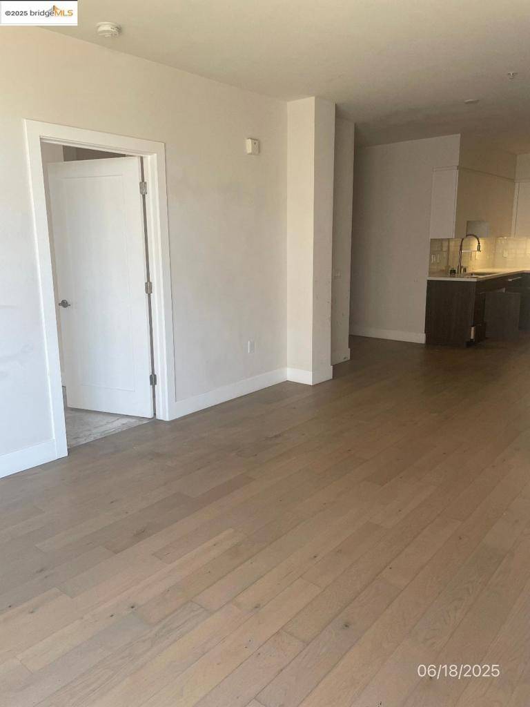 Oakland, CA 94607,901 Jefferson St #406