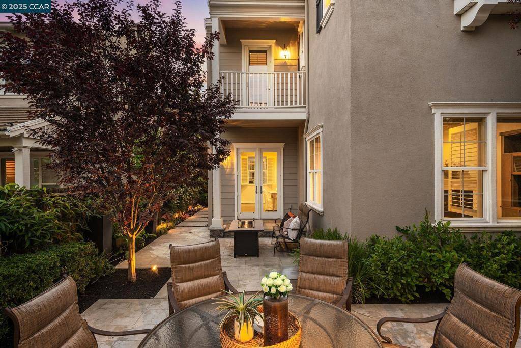 Danville, CA 94506,2207 Creekview Place