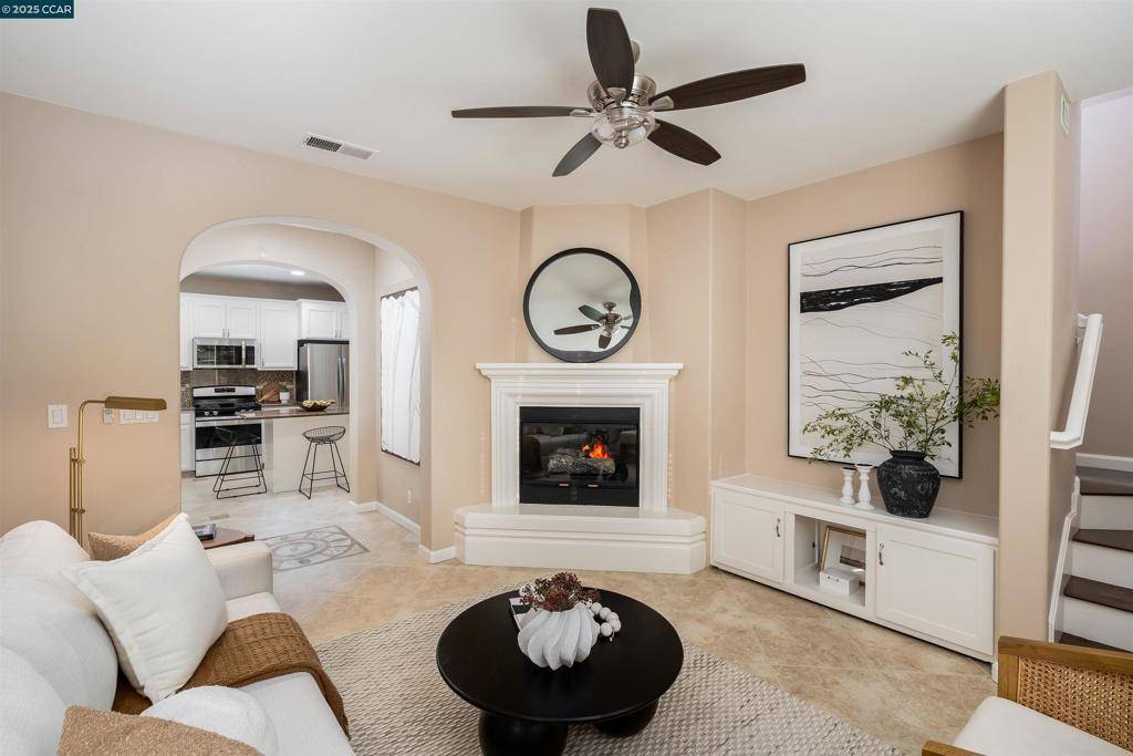 San Ramon, CA 94582,9752 Belladonna Dr