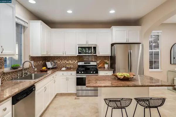 San Ramon, CA 94582,9752 Belladonna Dr