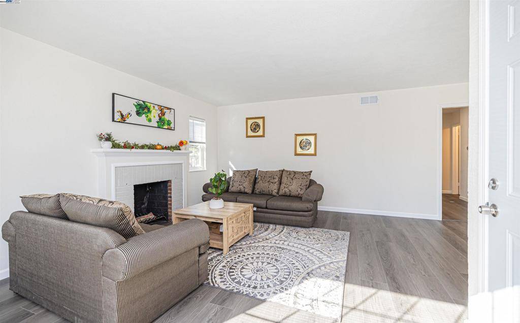 San Leandro, CA 94577,1722 Eveleth Ave