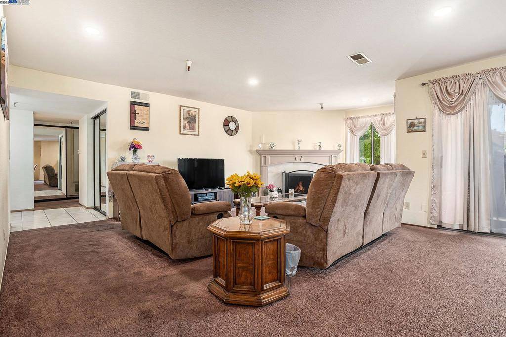 San Leandro, CA 94577,1400 Carpentier St #225