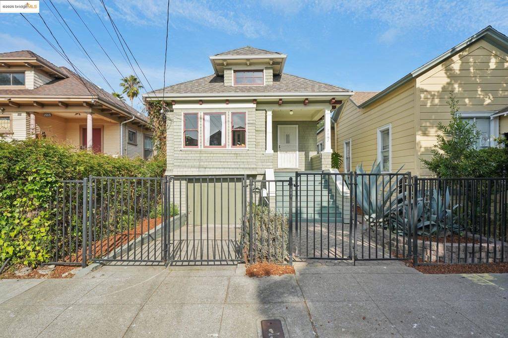 2002 Chestnut St, Oakland, CA 94607