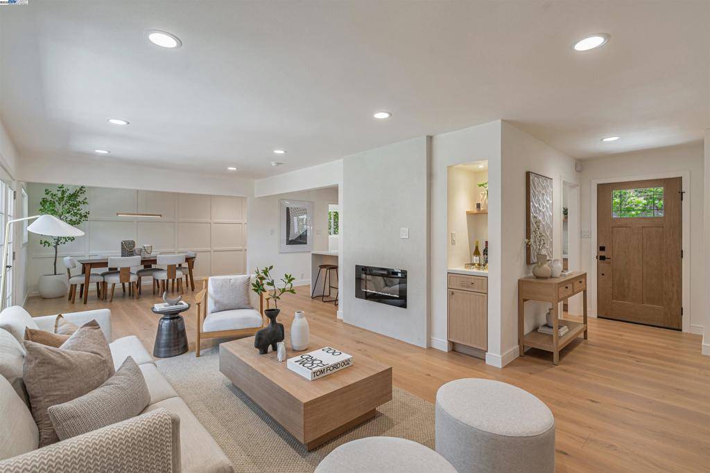 Castro Valley, CA 94546,18945 Thornbury Ave