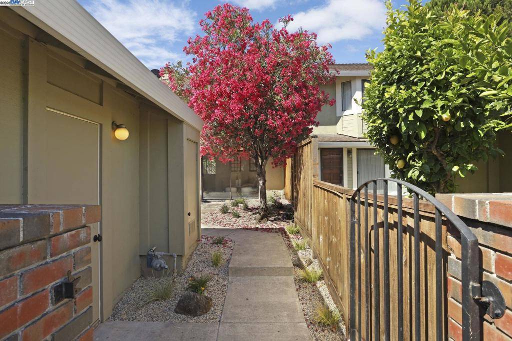 Dublin, CA 94568,7650 Arbor Creek Cir