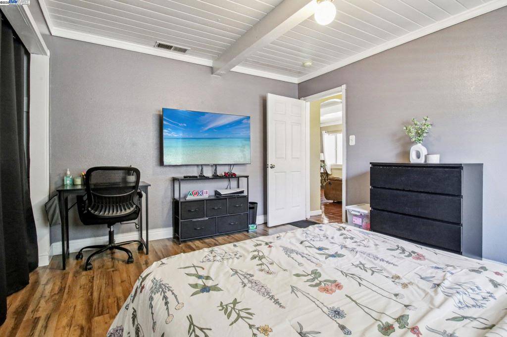 Union City, CA 94587,33643 3Rd St