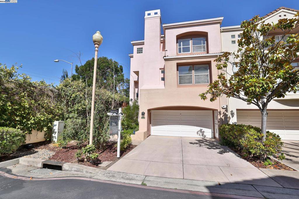 11030 Via Sorrento, Cupertino, CA 95014