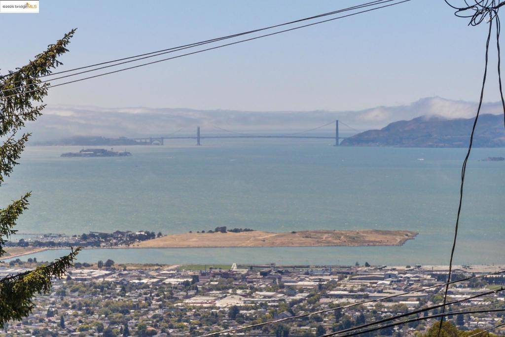 Berkeley, CA 94708,1091 Creston Rd