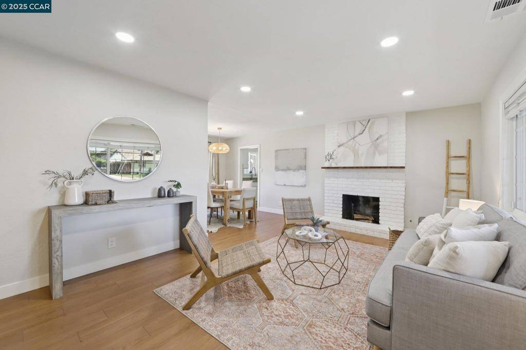 Pleasant Hill, CA 94523-3043,1994 Marta