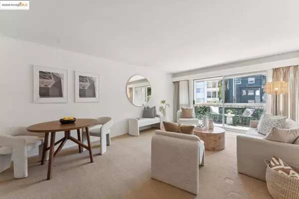 Oakland, CA 94611,323 Monte Vista Ave #103