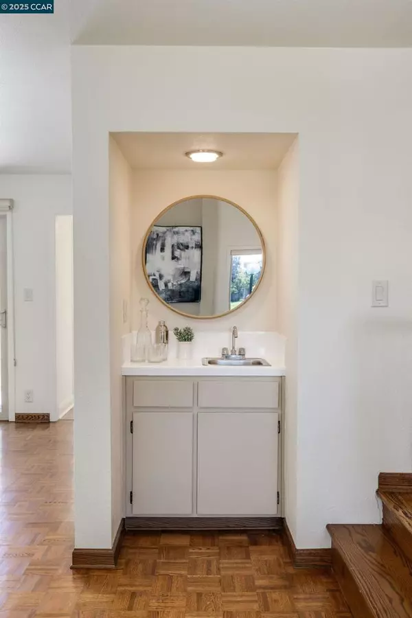 Alameda, CA 94502,3510 Savana Ln