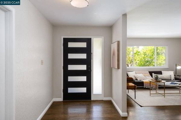 Oakland, CA 94619,3686 Redwood Road