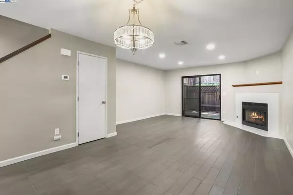 Martinez, CA 94553,458 Eastgate Ln