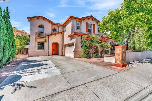 7450 Villareal Dr, Castro Valley, CA 94552