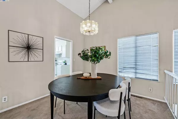 Martinez, CA 94553,2555 Pine St
