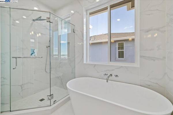 Newark, CA 94560,37282 Magnolia St